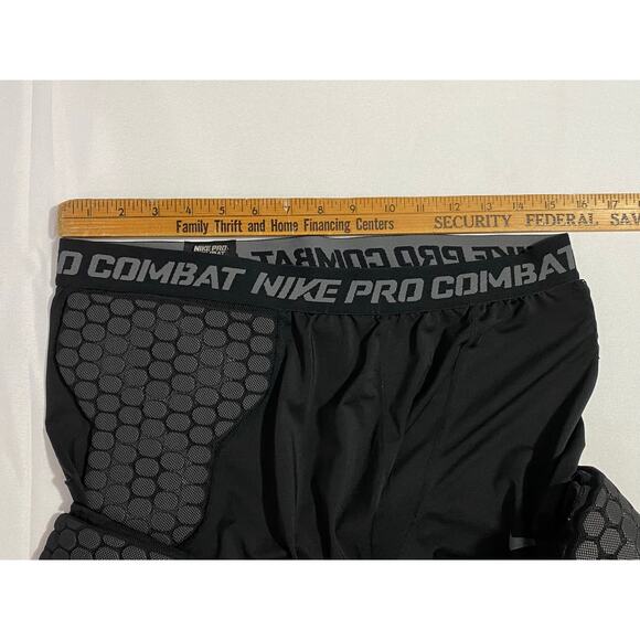 Nike Pro Compression Shorts with Pads Men’s Size XXL Black Athletic Performance - Picture 2 of 7